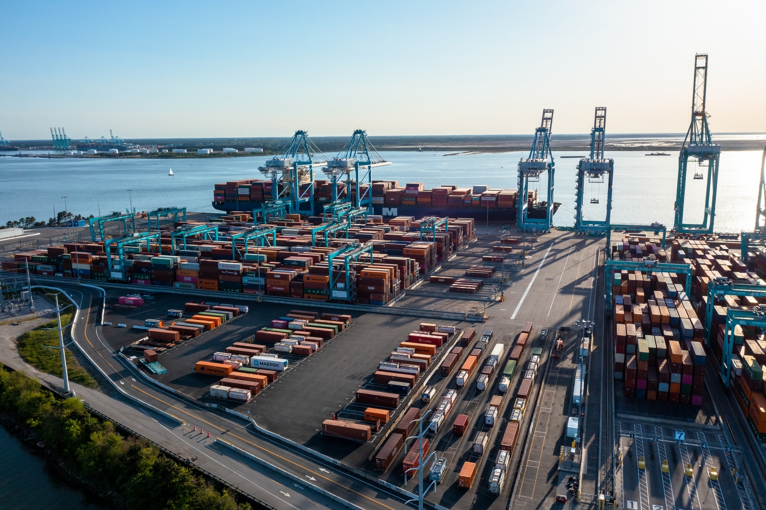 Strikes in US ports